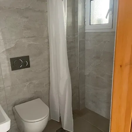 Iokasti Apartament *